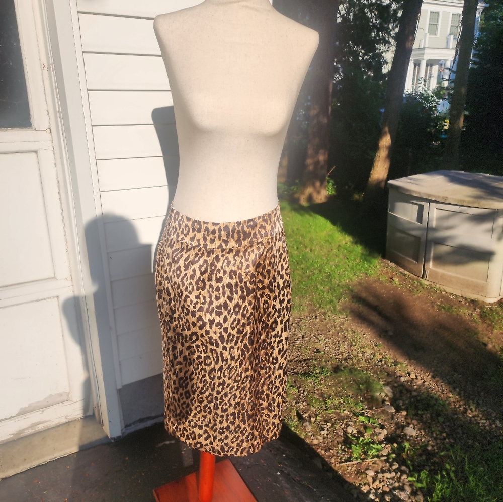 Anne Klein 100% Silk Leopard Trench and skirt Sz 4